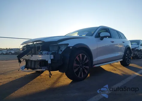 2023 Volvo V60 Cross Country B5 Ultimate from USA, damaged, VIN YV4L12WB6P2107452